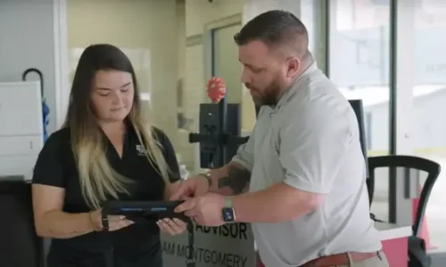 Two tire service customer service agents representing CAll tracking and AI.